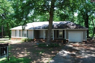 Building Photo - 223 Raintree Dr