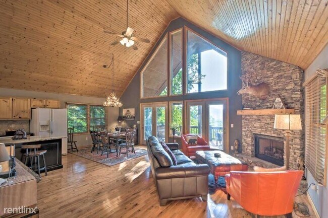 Building Photo - 3 br, 3 bath House - 443 Beacon Hill Dr