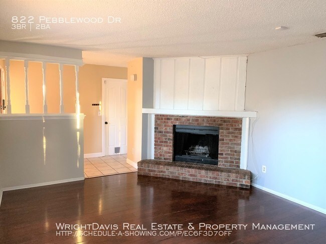 Building Photo - 822 Pebblewood Dr
