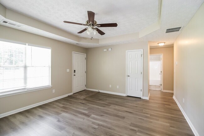 Foto del edificio - 60 Hunters Ridge Ct