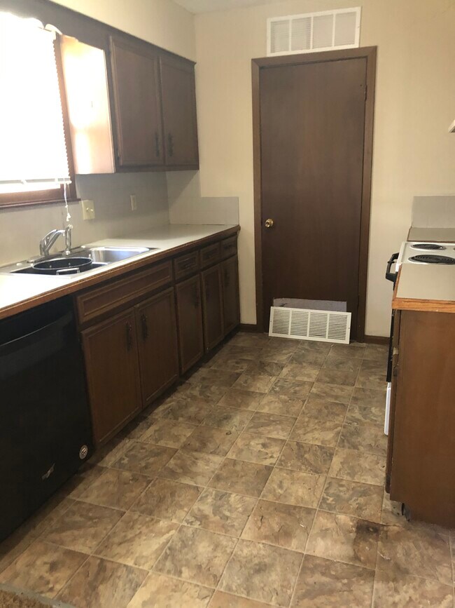 1434 Louis Dr, Mulvane, KS 67110 House Rental in Mulvane, KS