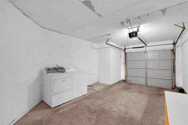 Foto del edificio - 16009 Stoneham Cir