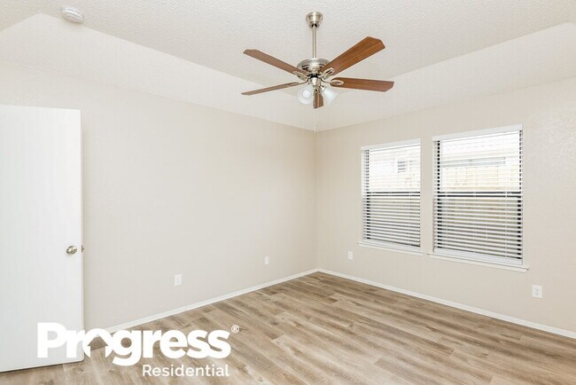 Building Photo - 10310 Lone Pine Ln