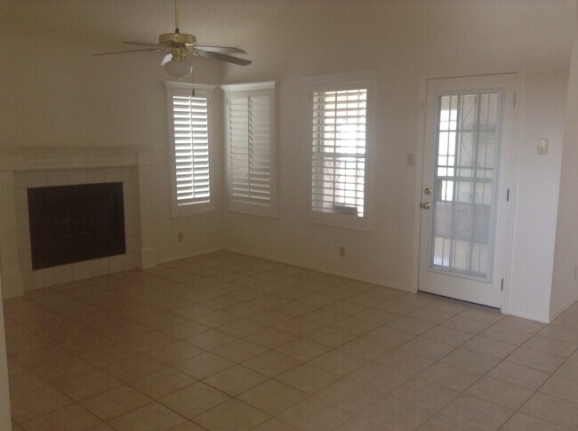 Foto del edificio - 12061 Meadow Gate Dr