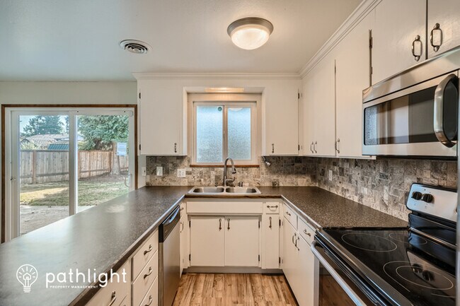 Building Photo - 19317 Crescent Dr E, Spanaway, WA, 98387