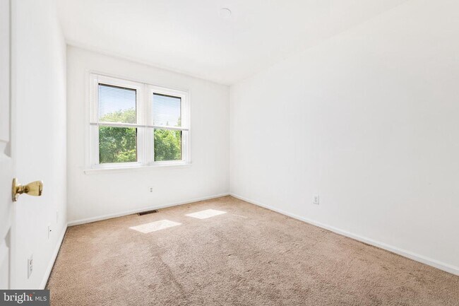 Building Photo - 325 Norris Hall Ln