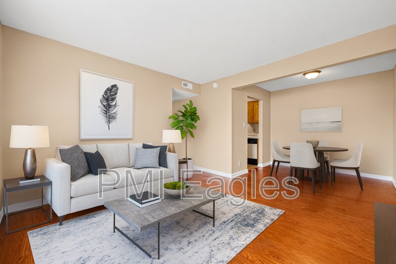 Foto principal - 263 White Oak Rd