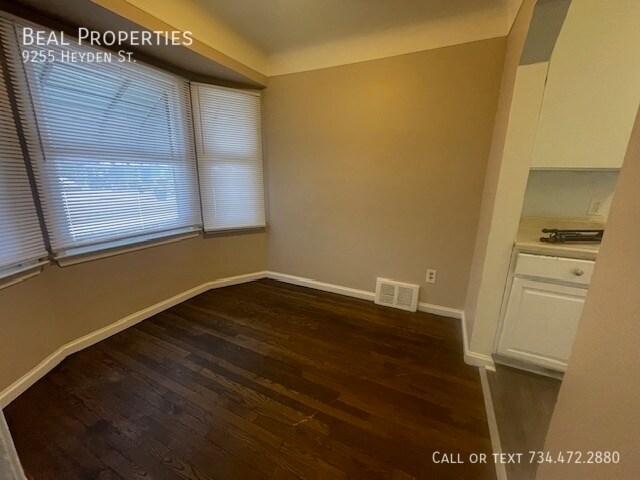 Foto del edificio - 9255 Heyden St