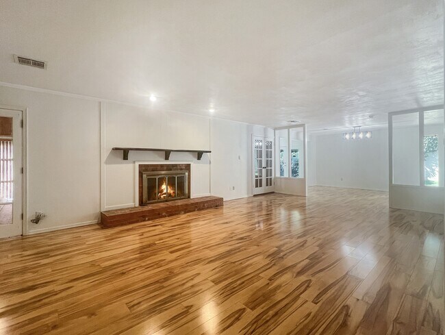 Foto del edificio - 2604 NE Garden Ln