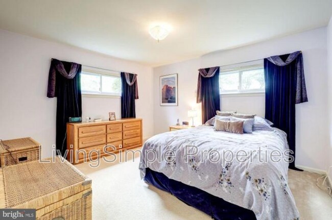 Foto del edificio - 5902 Holland Rd
