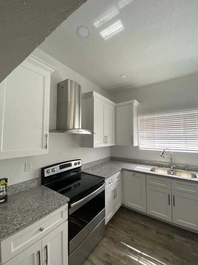 Foto del edificio - 3 br, 1 bath House - 2903 W IVY STREET