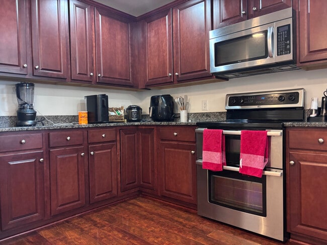 Building Photo - 412 Vinicio Dr