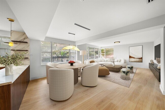 Foto del edificio - 5255 Collins Ave