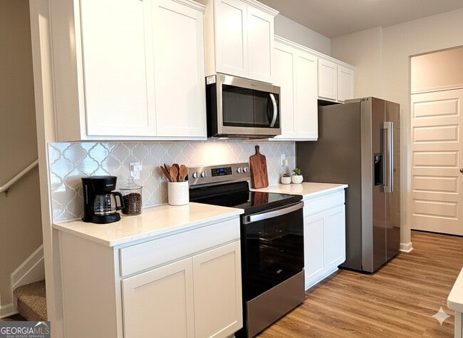 Building Photo - 310 Sound Cir