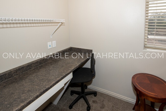 Building Photo - 837 E 620 N St