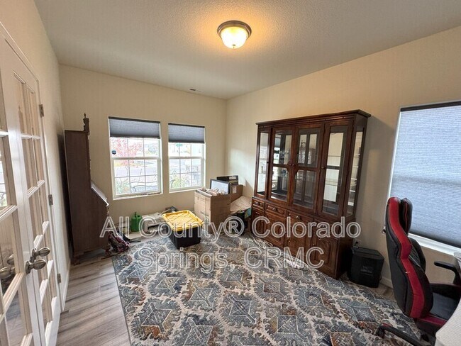 Foto del edificio - 8308 Mosby Wy