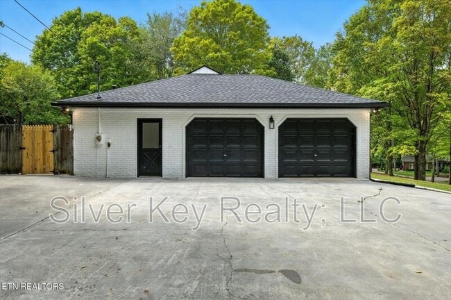Building Photo - 1113 Srpingfield Drive