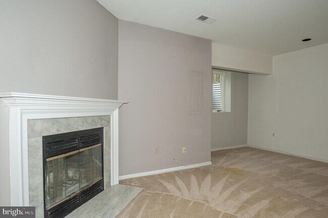 Building Photo - 6183 Wellington Commons Dr