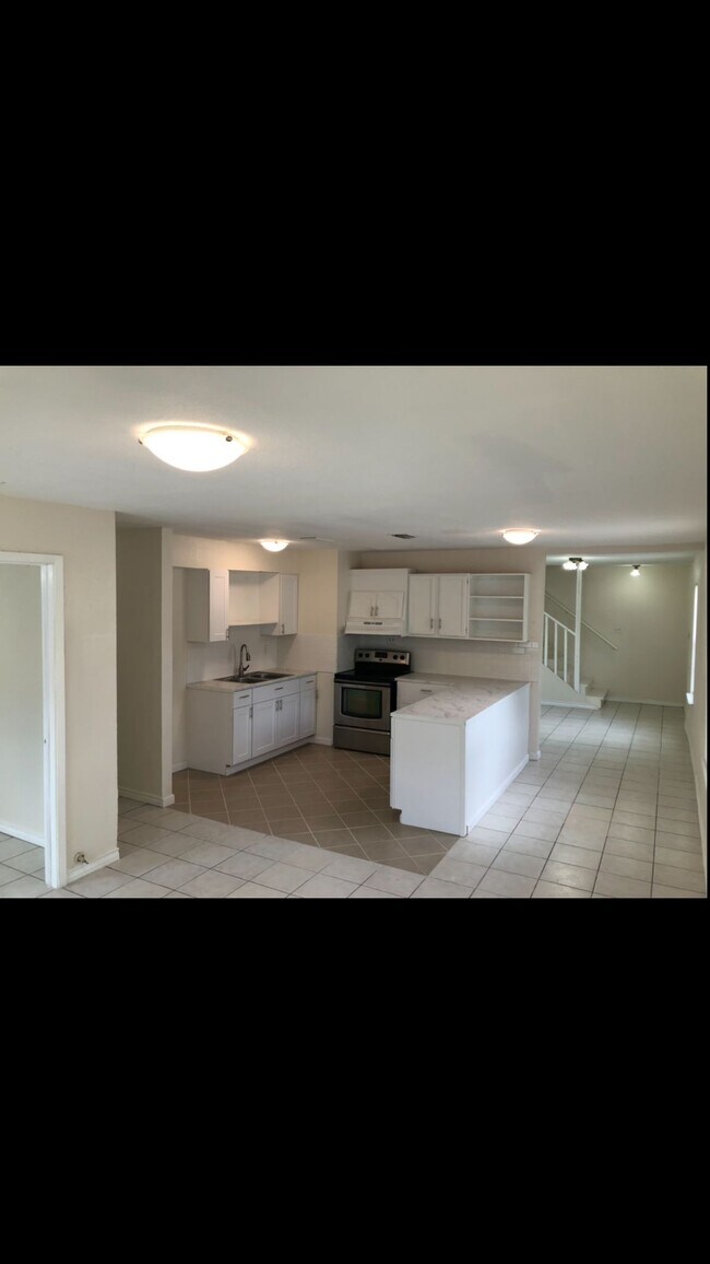 Building Photo - 4614 Calle La Mansion