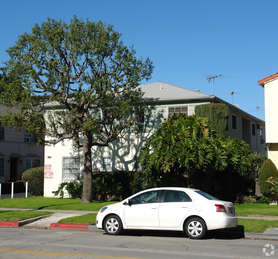 Building Photo - 11129 Camarillo St