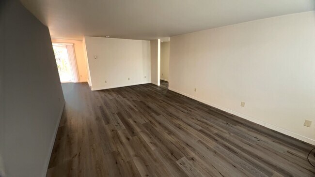 Foto del edificio - 160 Tanglewood Dr
