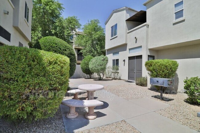 Foto del edificio - 4216 N 27th St