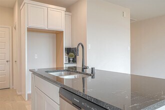 Building Photo - 27826 Western Crk Ct
