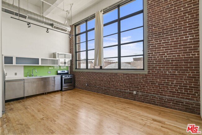 Building Photo - 1850 Industrial St