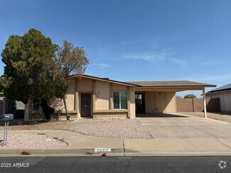 Building Photo - 2650 W Isabella Ave