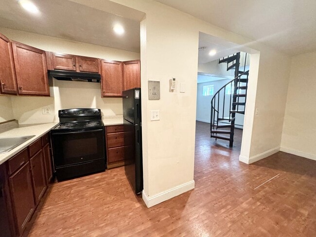 Photo - 13 Ruggles St House