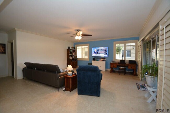Building Photo - 106 Club House Dr