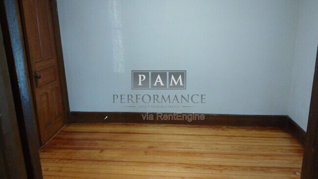 Foto del edificio - 902 E Chambers St