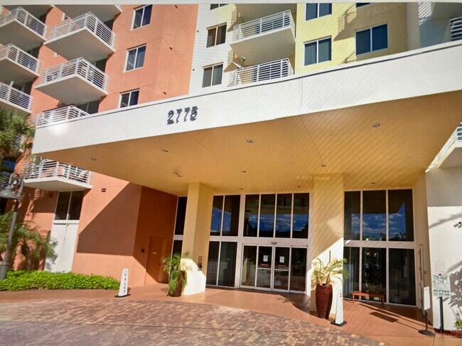 Aventurarse en el oeste - 2775 NE 187th St