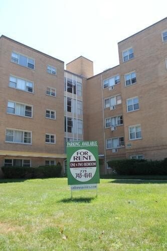 Primary Photo - 1447 W Touhy Ave