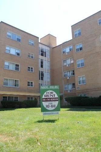 Building Photo - 1447 W Touhy Ave