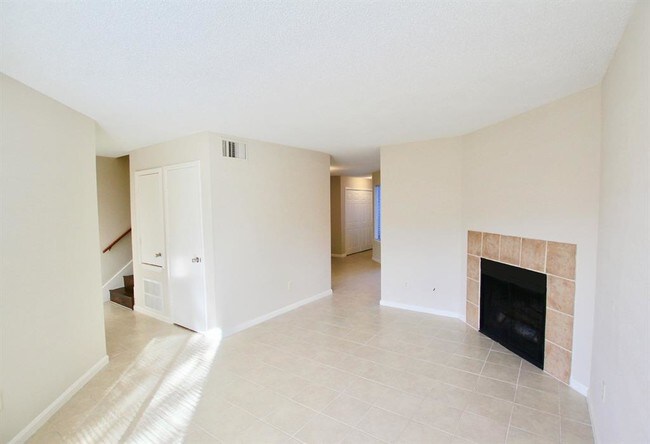 Building Photo - 3811 Landmark Dr