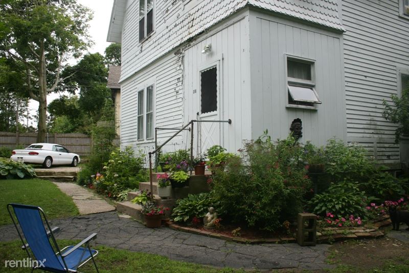 316 Kenyon Ave, Wakefield, RI 02879 Condo for Rent in Wakefield, RI