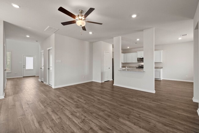 Building Photo - 7610 Thrips Ln