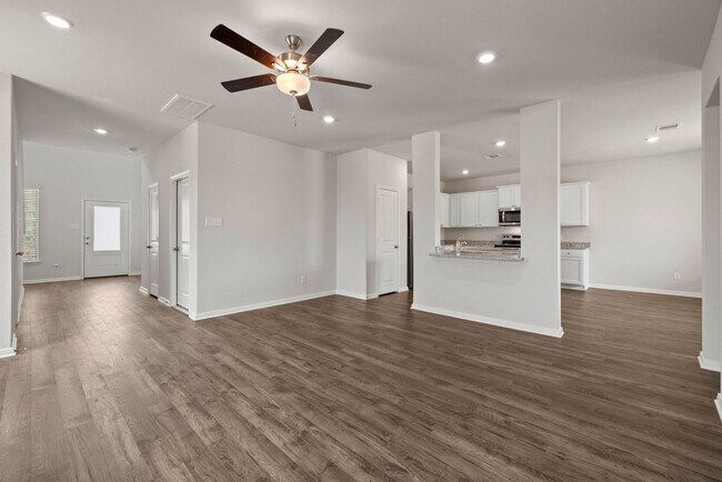 Foto del edificio - 7610 Thrips Ln