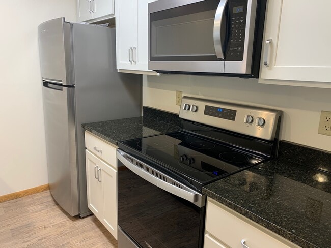 Building Photo - Hamilton Pointe