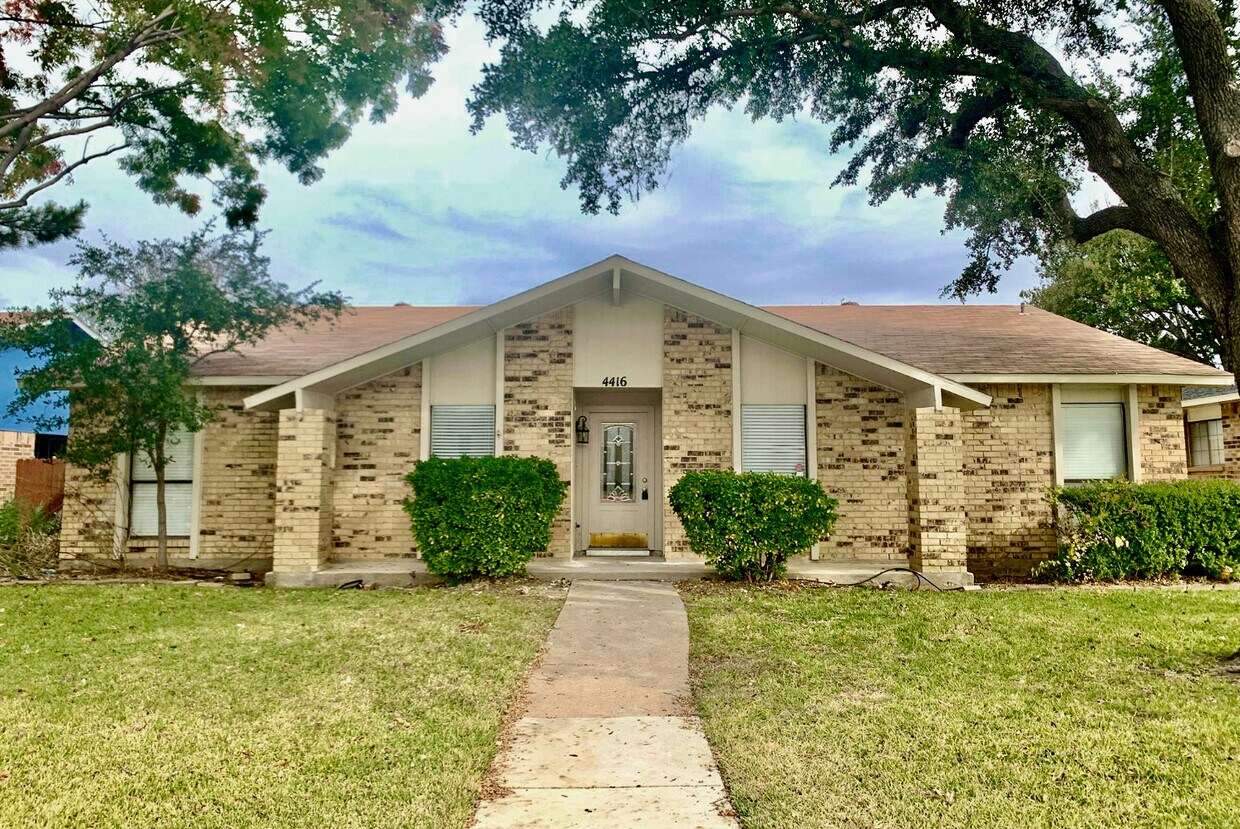 Foto principal - 4416 Augusta St