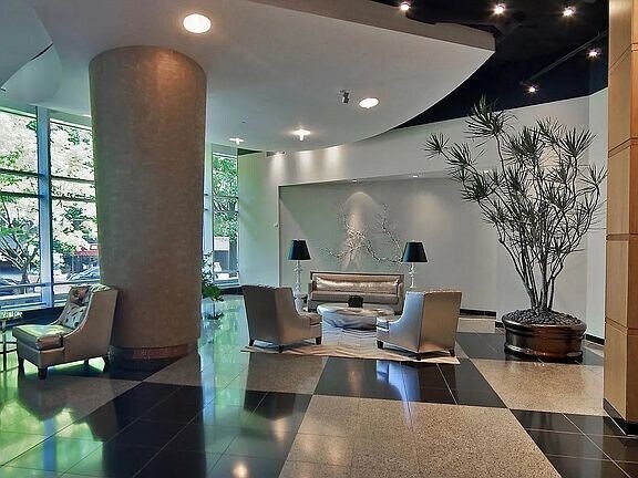 Foto del edificio - 3338 Peachtree Rd NE