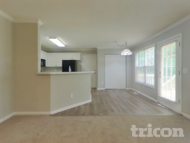 Building Photo - 4013 Mt Vernon Dr