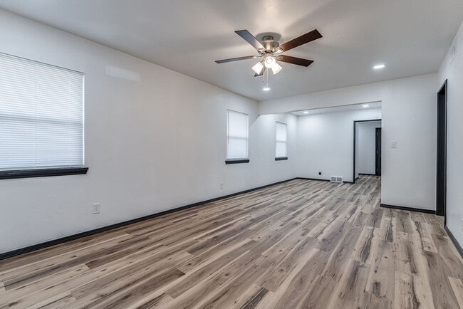 Photo - 1501 NE 33rd St House