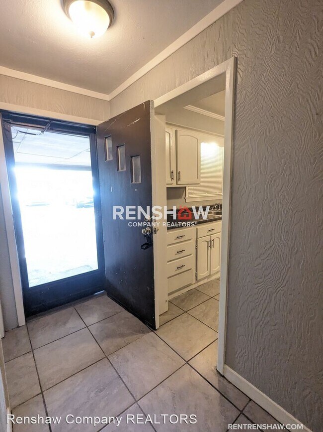 Building Photo - 3 br, 1 bath House - 4420 Tutwiler Ave
