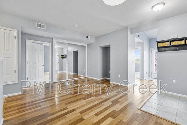 Foto del edificio - 18602 E Water Dr