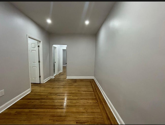 Building Photo - 500 Adams Ln