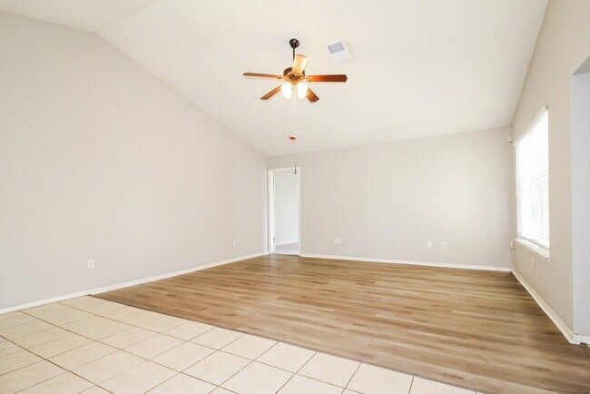 Foto del edificio - 5524 Del Creek Rd