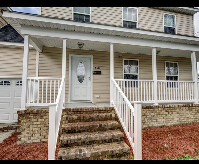 Building Photo - 1518 Wool Ave