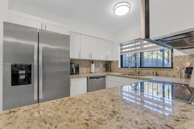 Photo - 6502 Kendale Lakes Dr Townhome